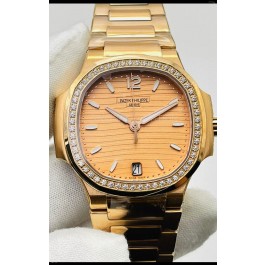 Patek Philippe Nautilus 7118/1200R-010 35MM 1:1 Mirror Swiss Replica Watch in Rose Gold