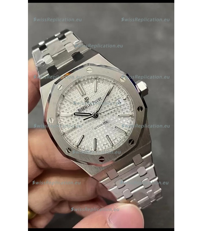 Audemars Piguet Royal Oak 37MM White Dial 904L Steel Watch in 3120 Movement - 1:1 Mirror Replica